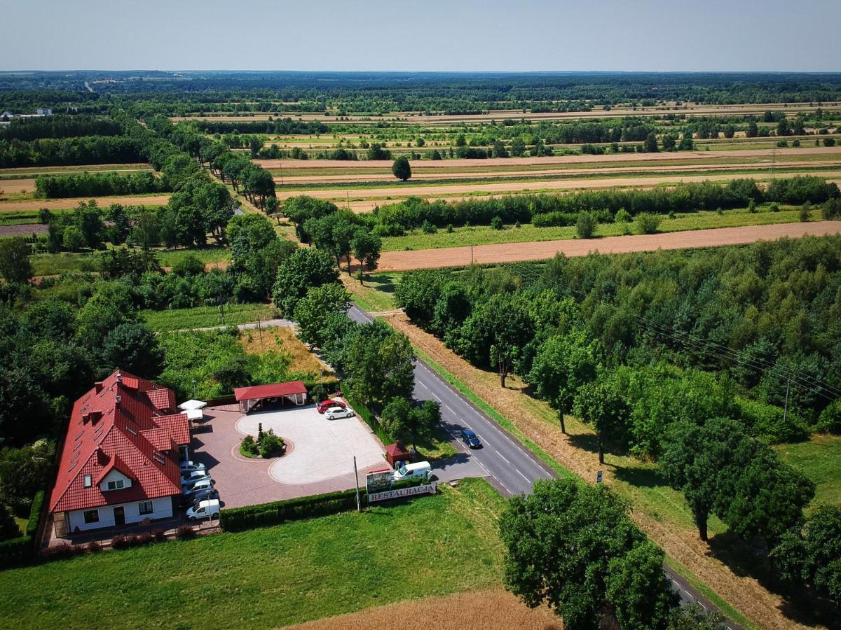 Gosciniec Nad Narwia - Airport Modlin Hotel Kikoly Exterior photo